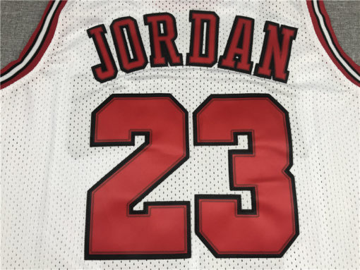 Michael Jordan 23 Chicago Bulls 1997-98 Champion Edition White Jersey ...