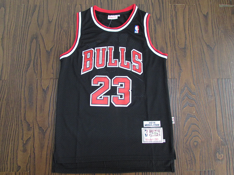 Michael Jordan 23 Chicago Bulls 97-98 M&N Black Jersey